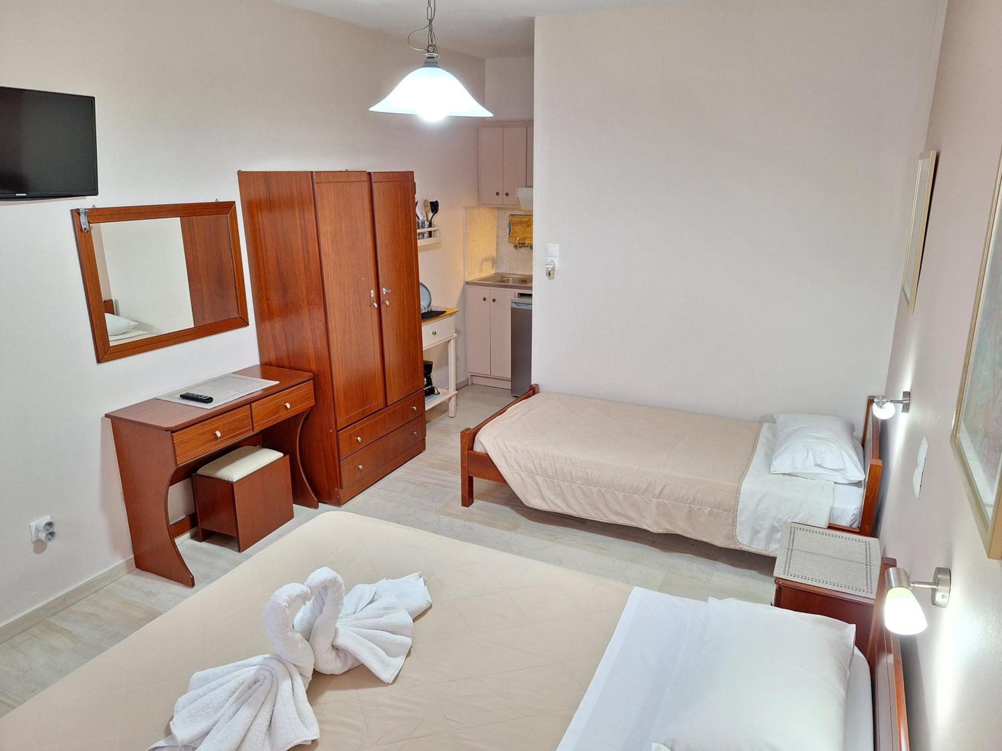 George Studios Vasiliki  Luaran gambar
