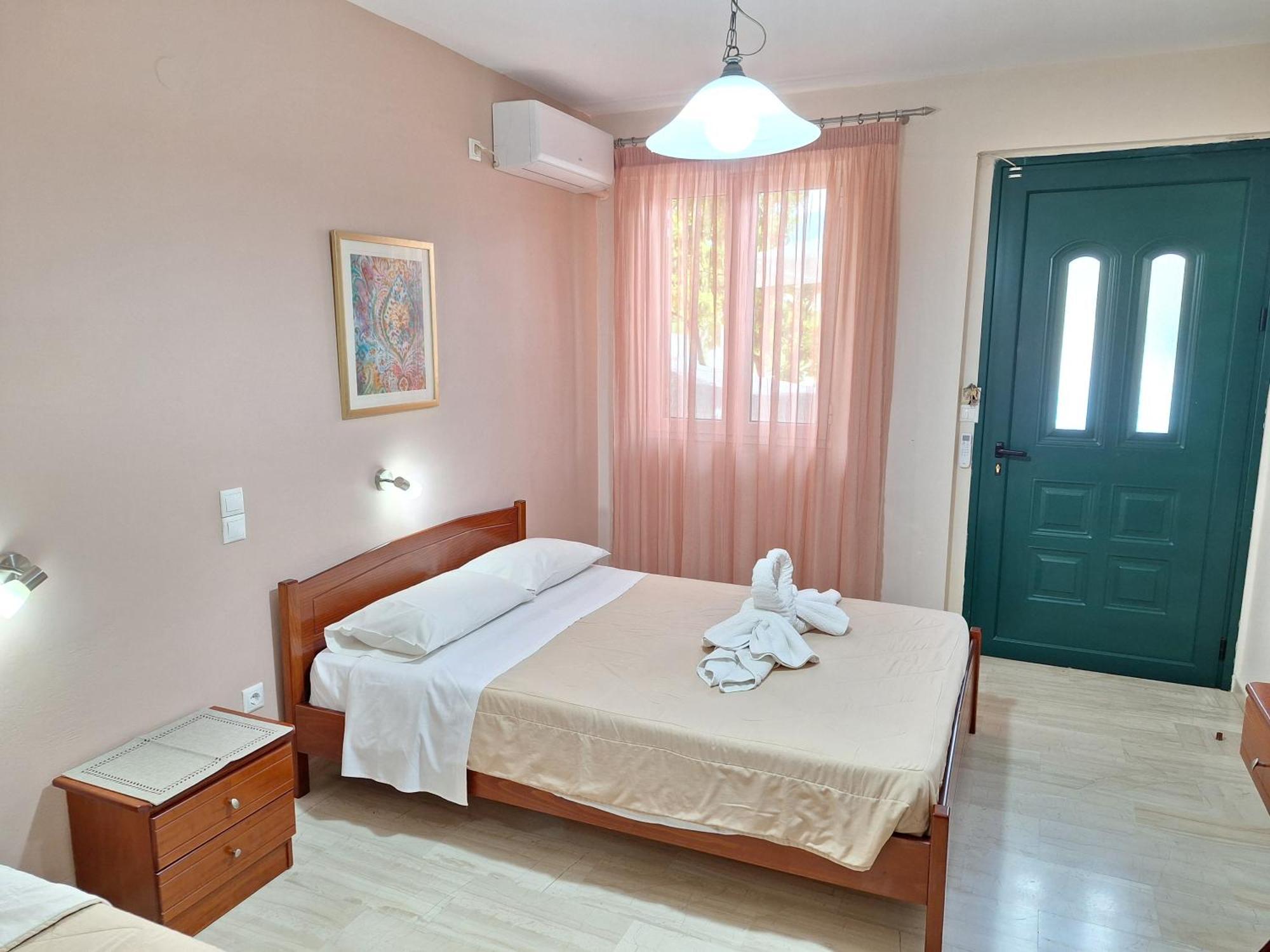 George Studios Vasiliki  Bilik gambar