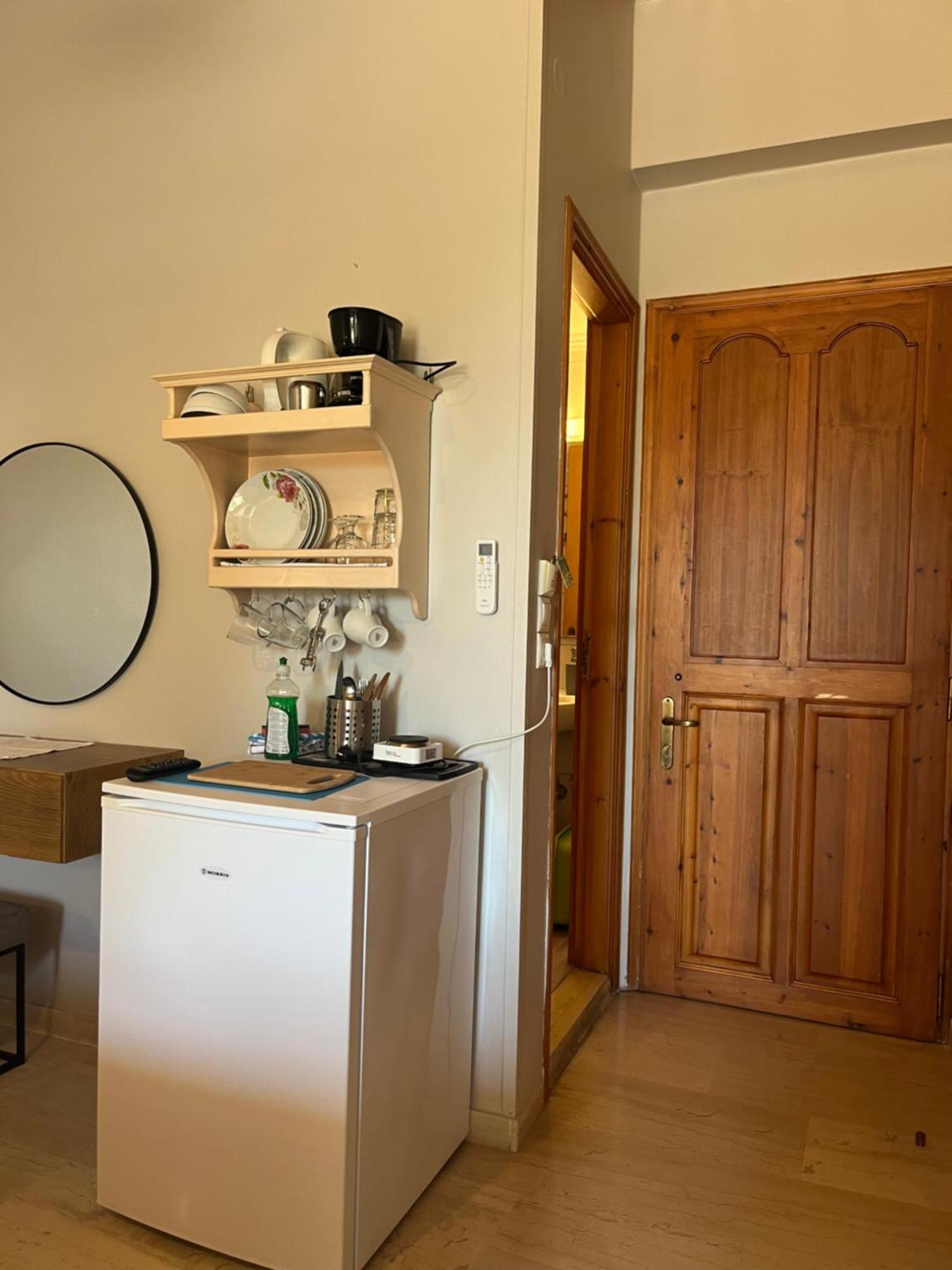 George Studios Vasiliki  Bilik gambar
