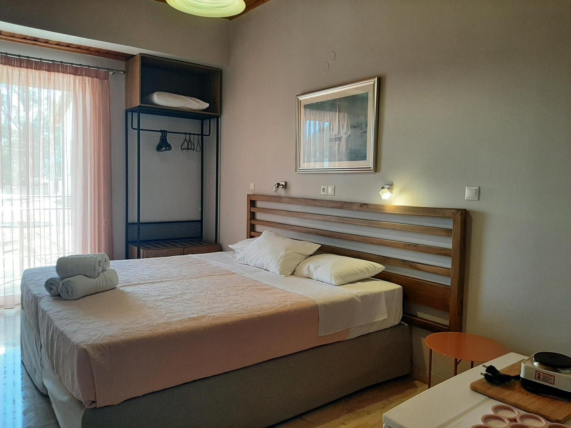 George Studios Vasiliki  Luaran gambar