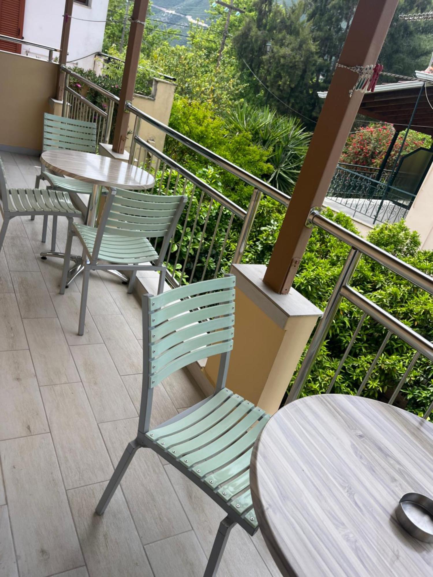 George Studios Vasiliki  Bilik gambar