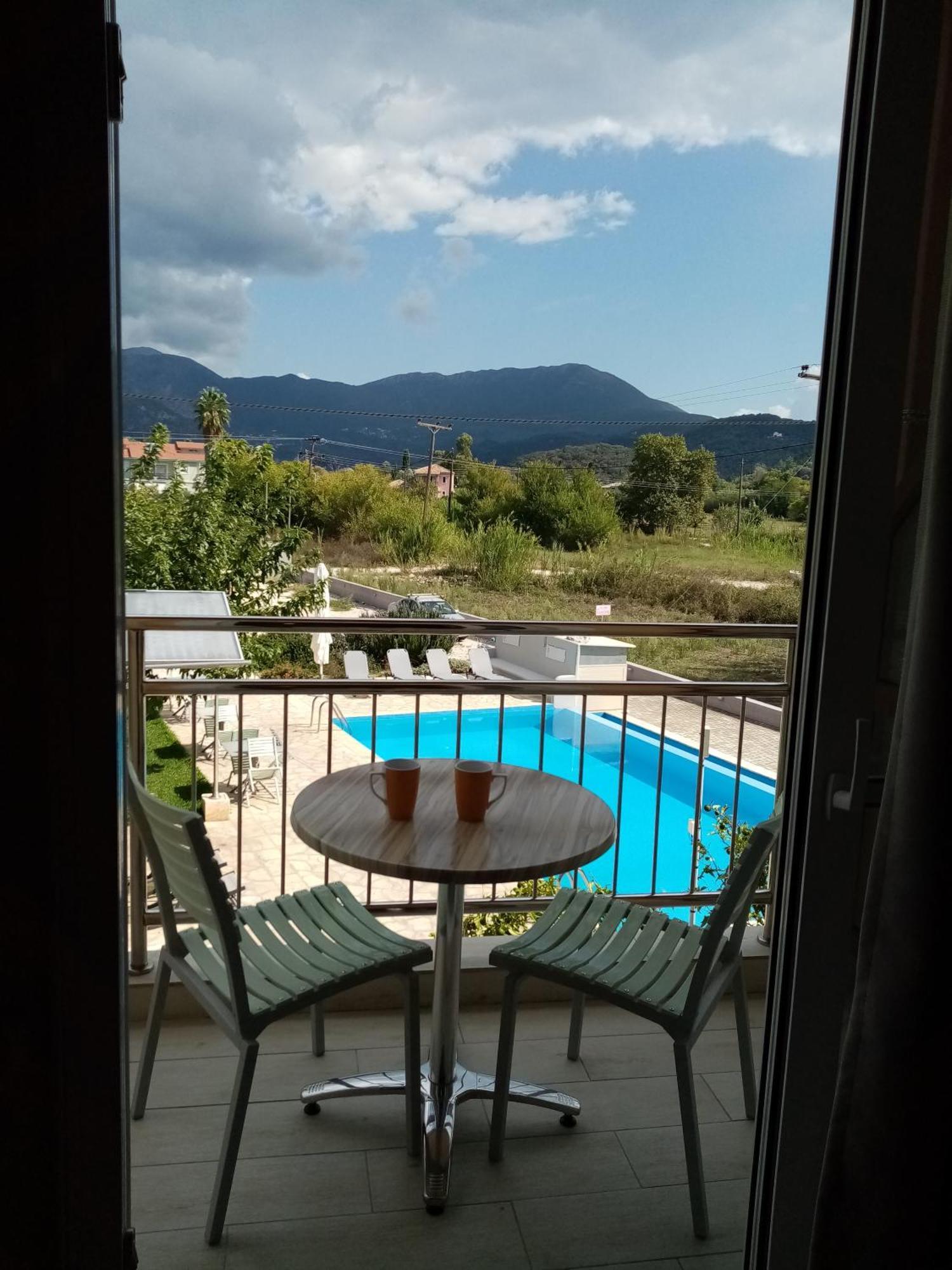 George Studios Vasiliki  Bilik gambar