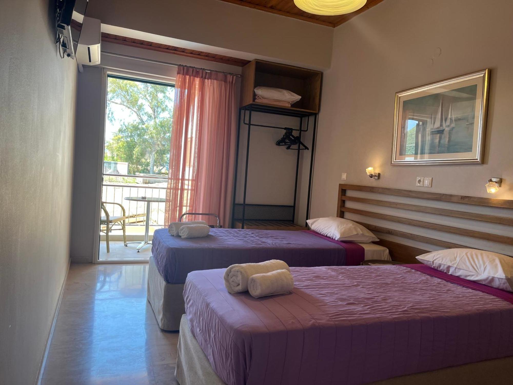 George Studios Vasiliki  Luaran gambar