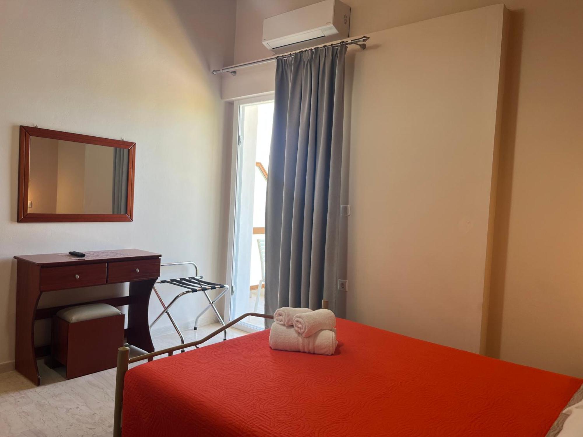 George Studios Vasiliki  Luaran gambar