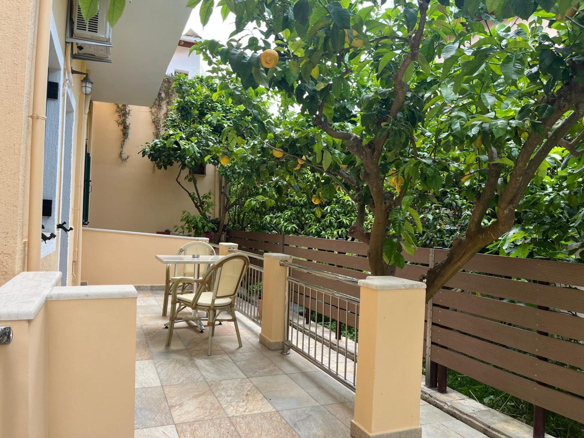 George Studios Vasiliki  Luaran gambar