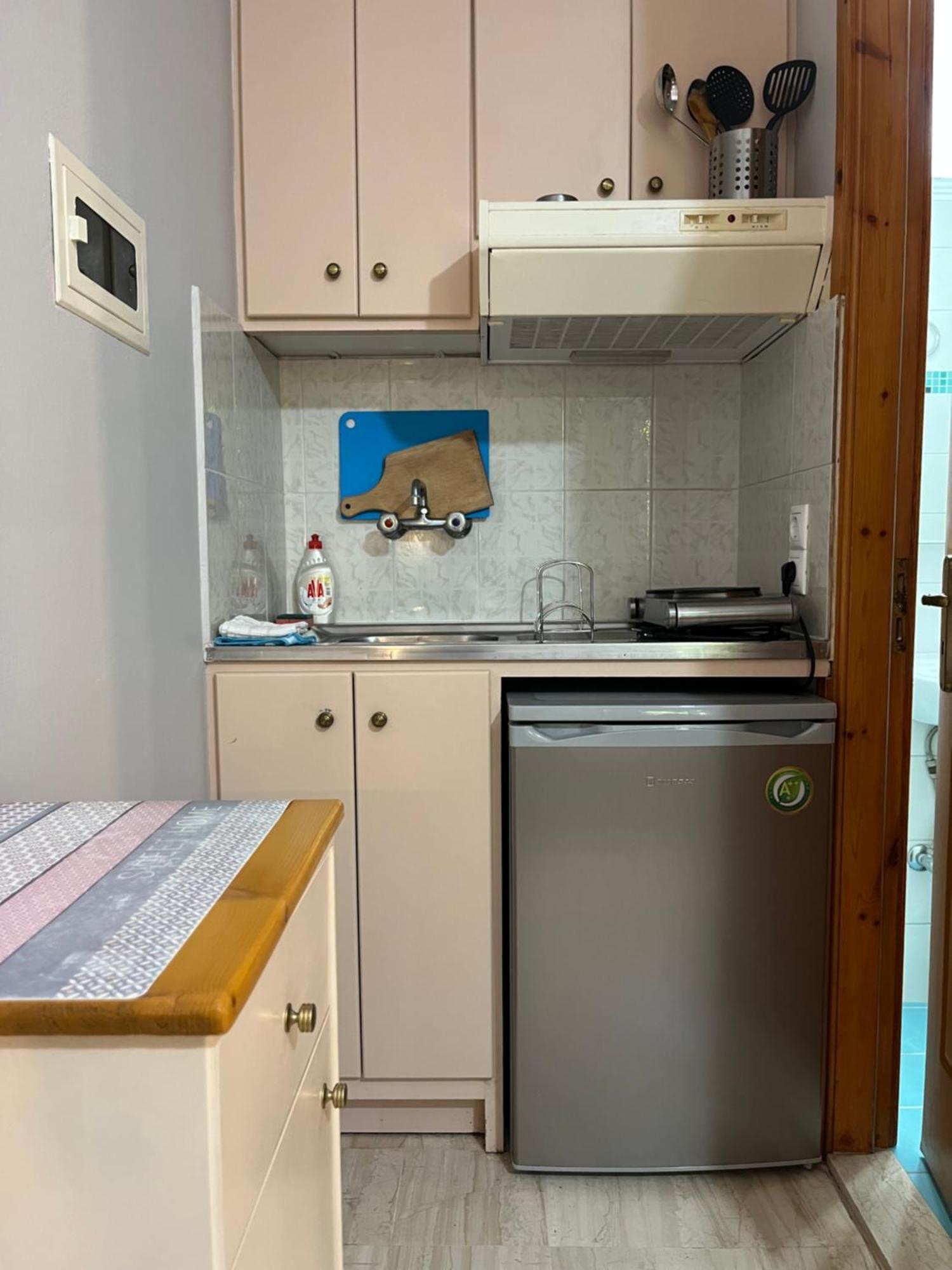 George Studios Vasiliki  Bilik gambar