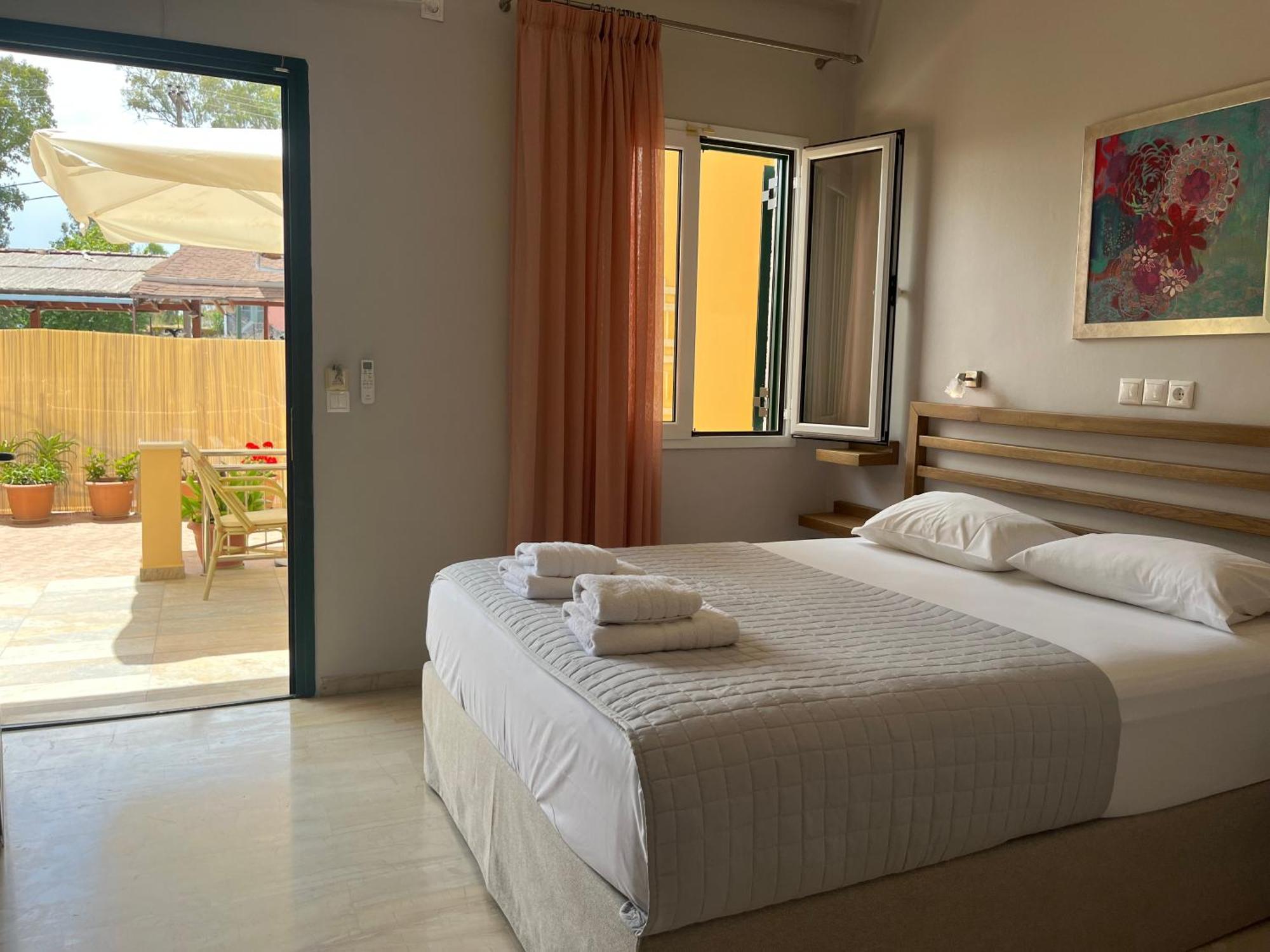 George Studios Vasiliki  Luaran gambar