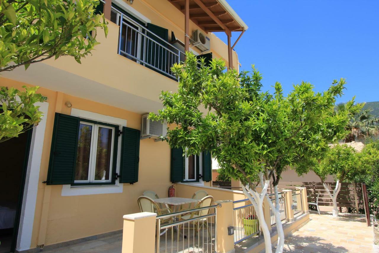 George Studios Vasiliki  Luaran gambar